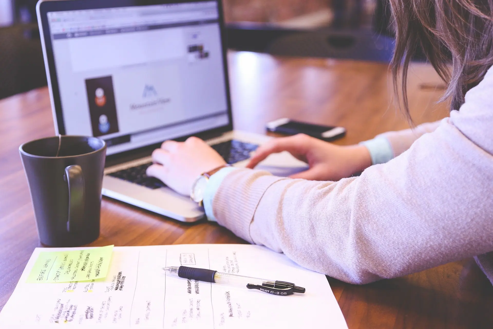 Cost-budgeting-woman-on-computer